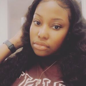 Meet your Posher, Deasiah